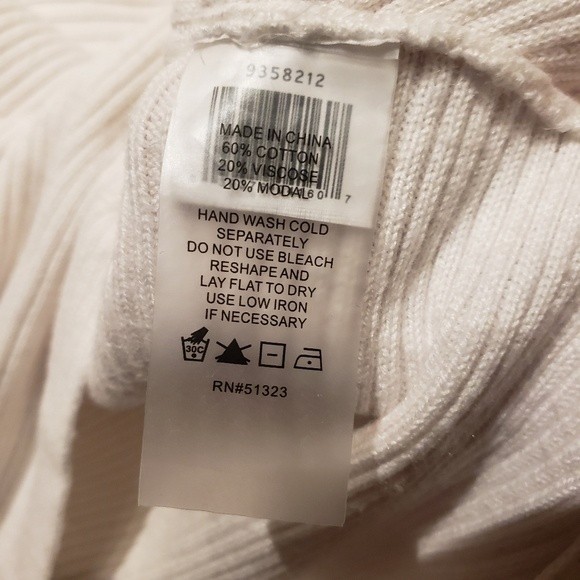 Vince Camuto Mockneck Ribbed Sweater Size S - Picture 4 of 5